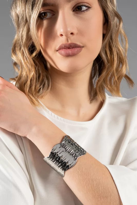 Handcuff Embossed Lines