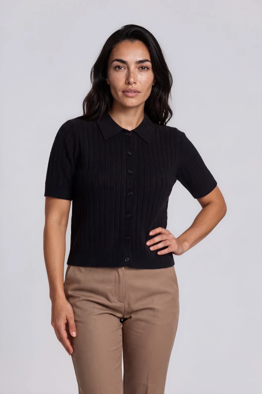 Cardigan Short-Sleeved with a Polo Collar